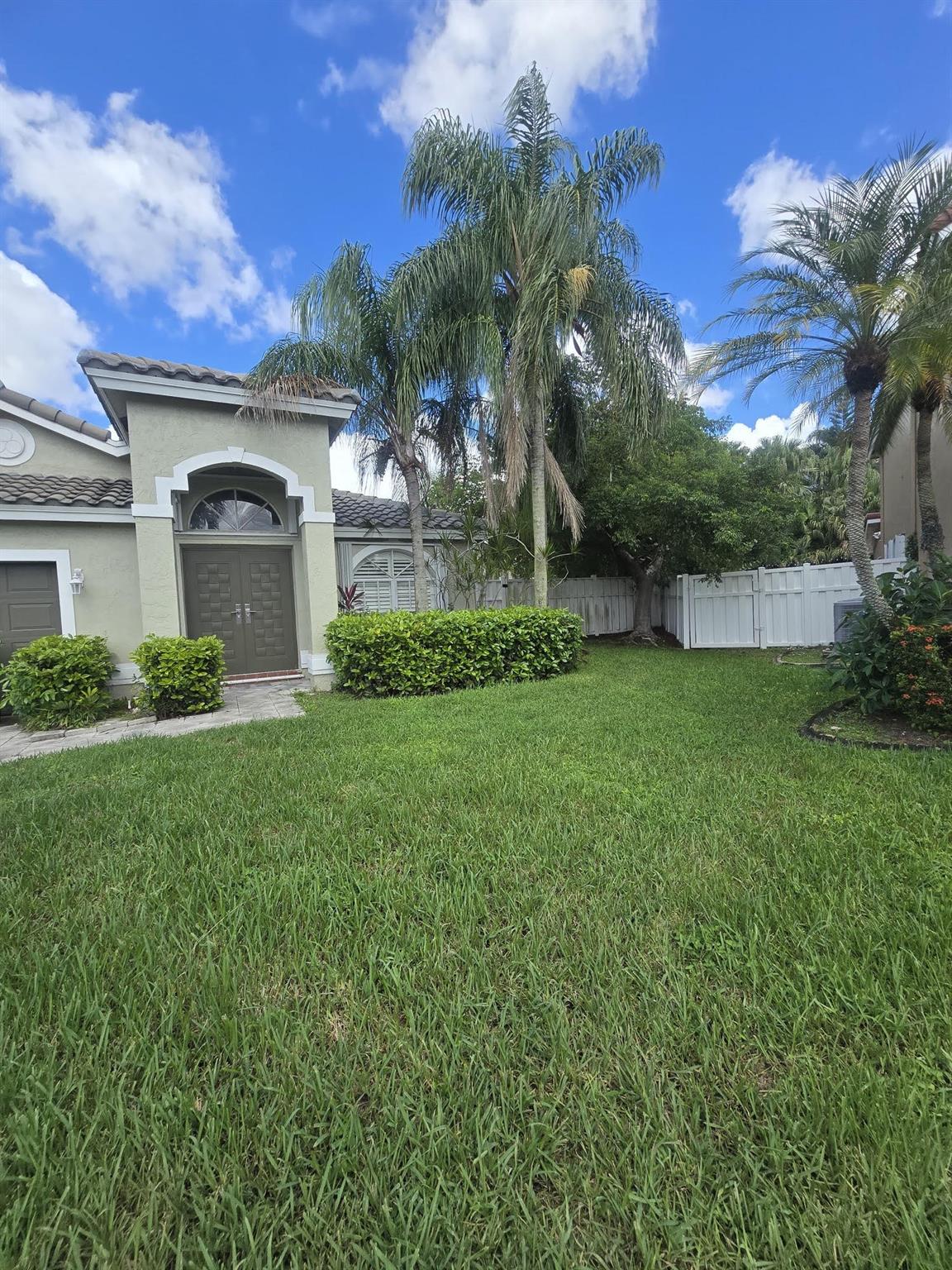 View photos, virtual tours, details... 13813 NW 22nd St