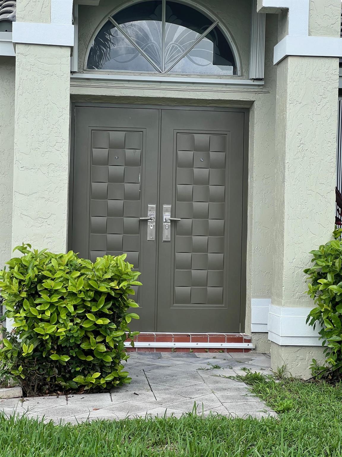 View photos, virtual tours, details... 13813 NW 22nd St