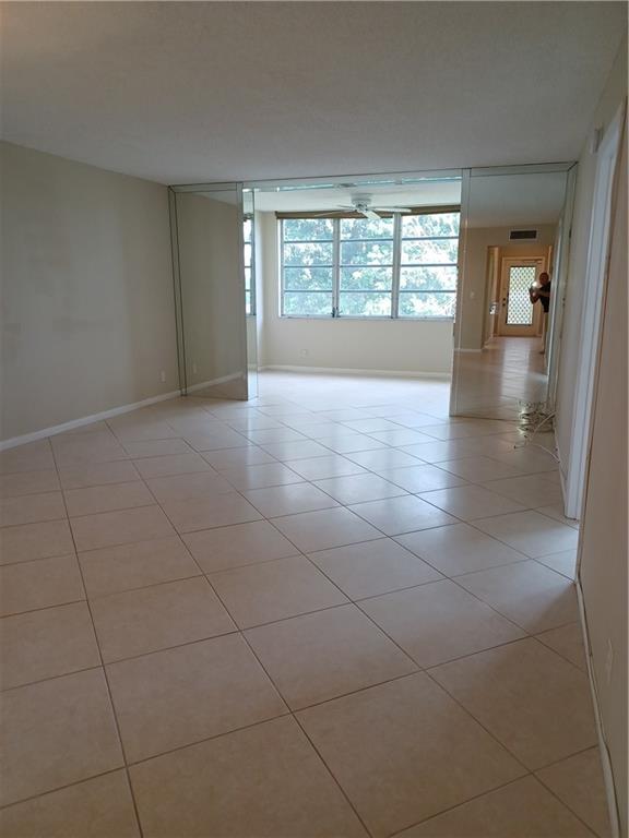 PALM SPRINGS 2 - Residential