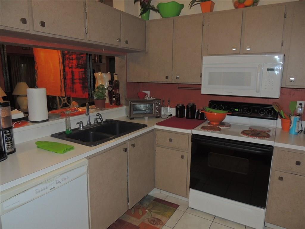 Pines of Oakland Forest W - Residential