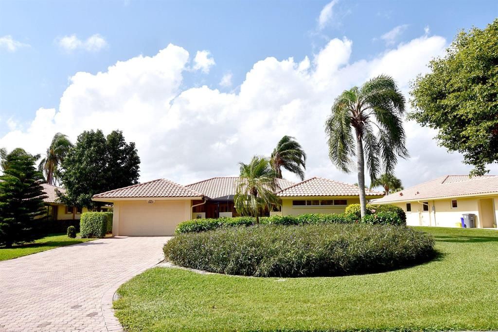 Photo of 10619 Limeberry Drive, Boynton Beach, FL 33436 (MLS # R10690738)