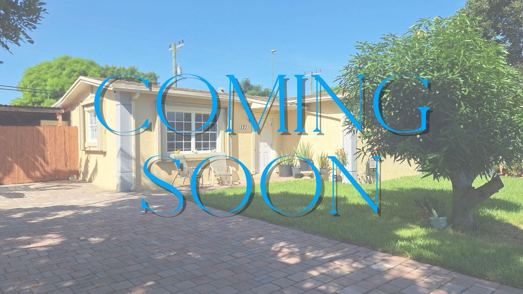 Photo of 171 NE 28TH Court, Boynton Beach, FL 33435 (MLS # B26076204)