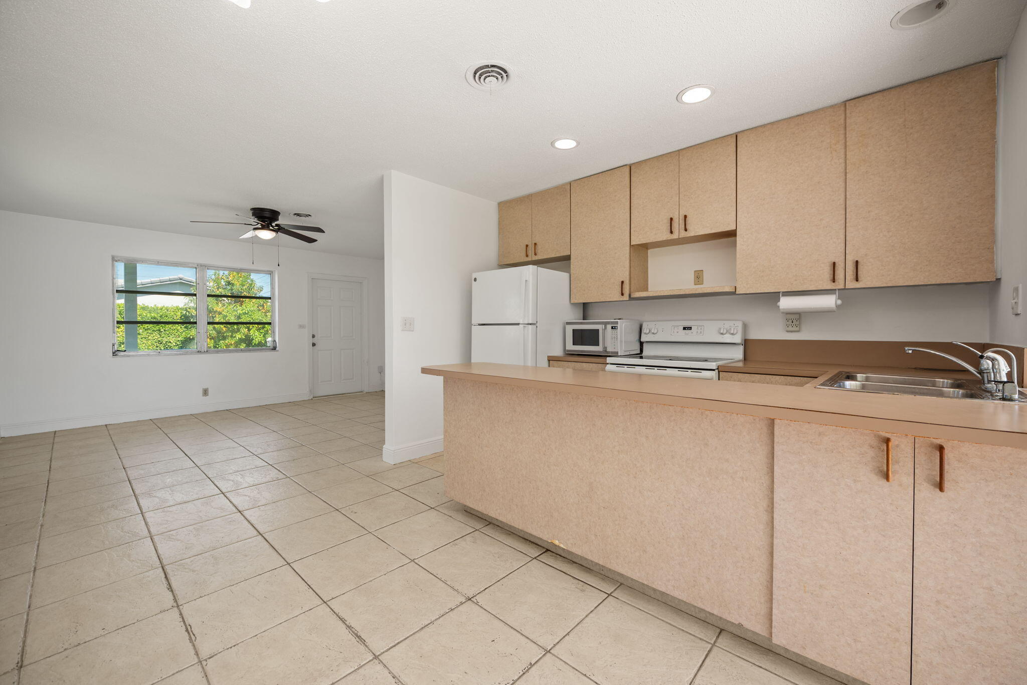TAMARAC LAKES NORTH - Residential