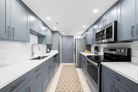 859 Jeffery Street 306 Boca Raton FL 33487