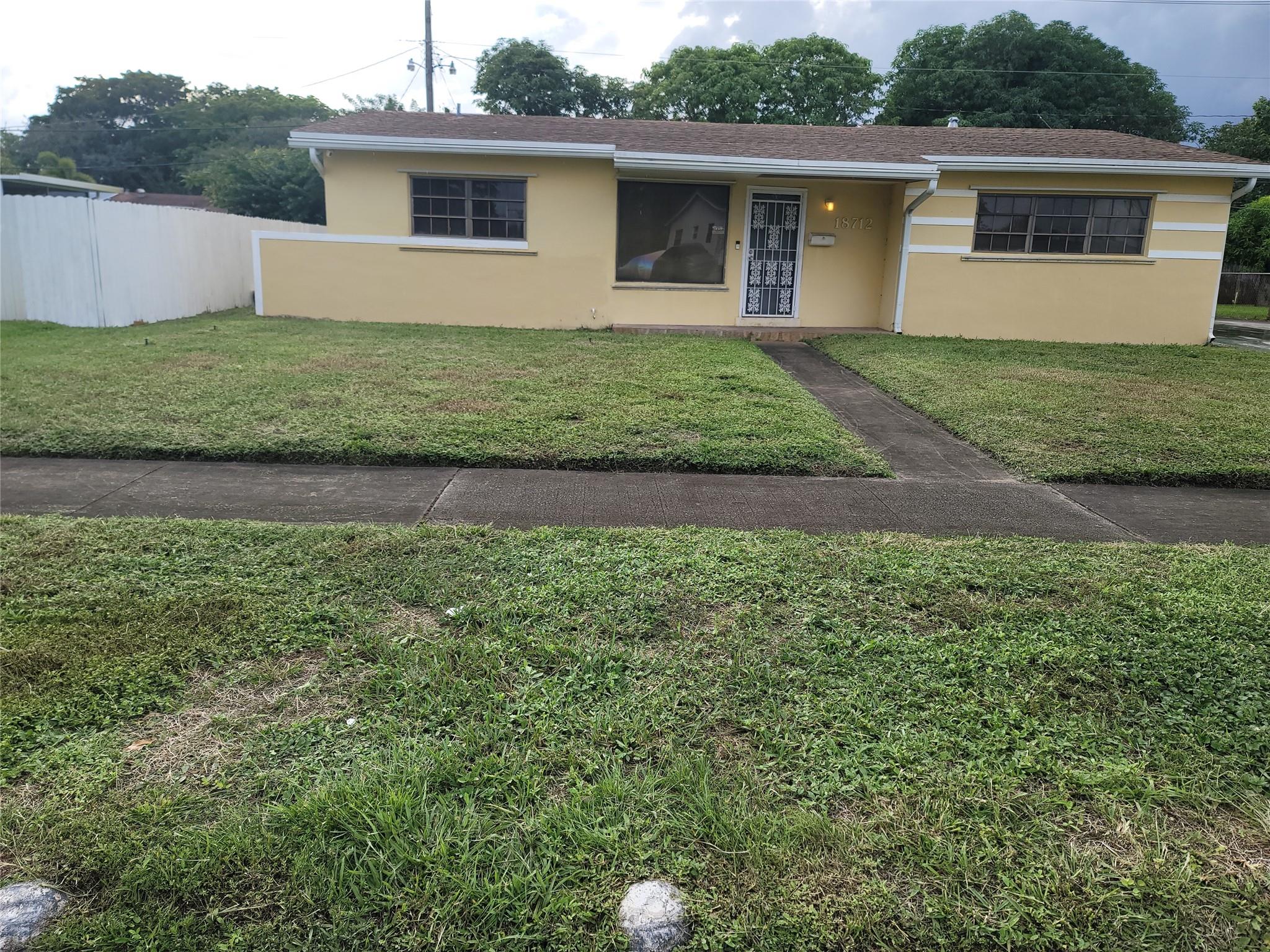 18712 NW 23rd Ct, Miami Gardens, FL, 33056/$450,000 2 18712 NW 23rd Ct