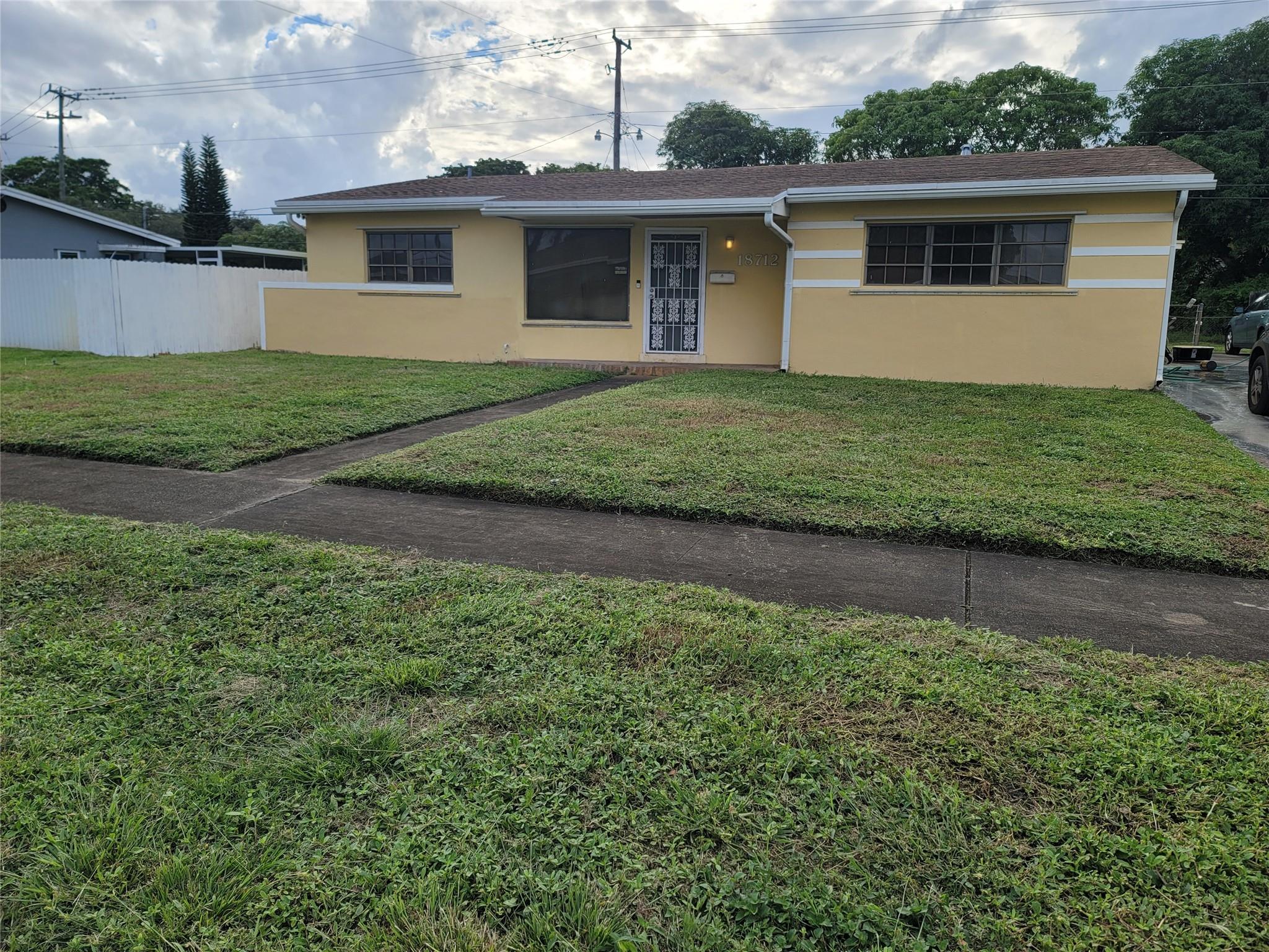 18712 NW 23rd Ct, Miami Gardens, FL, 33056/$450,000 1 18712 NW 23rd Ct