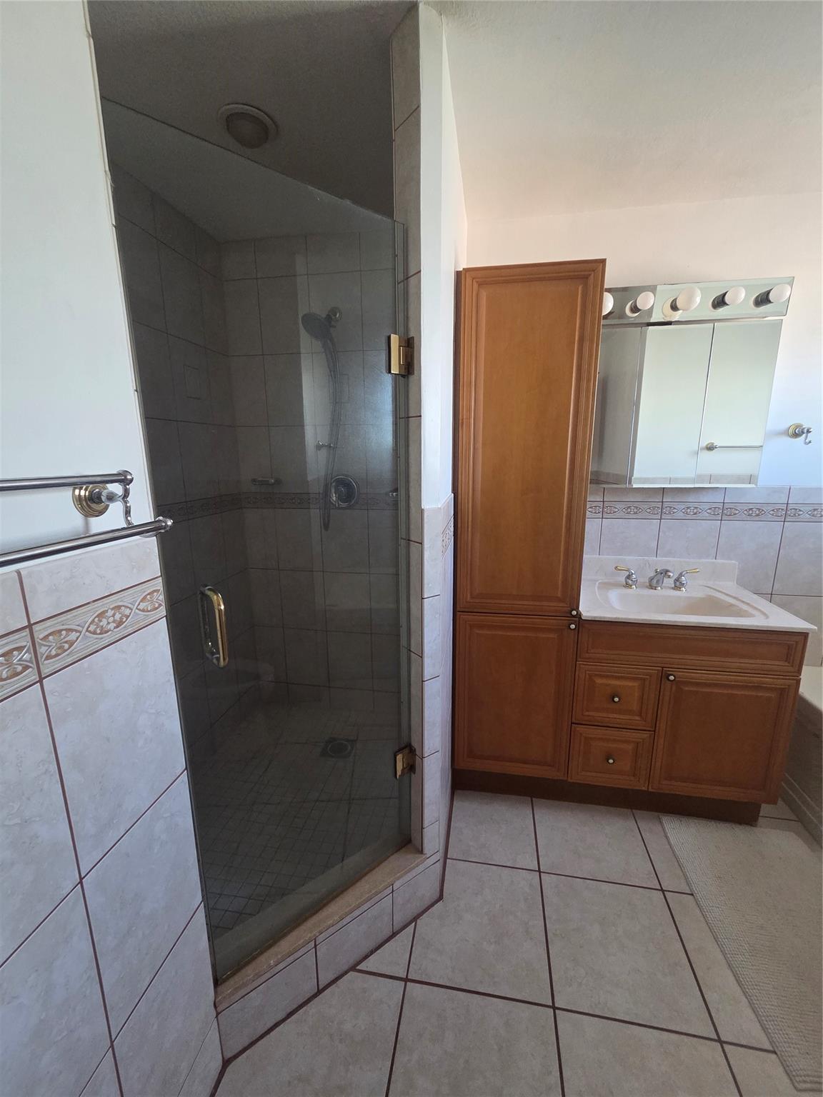 Sunrise 28-42 B - Residential Lease