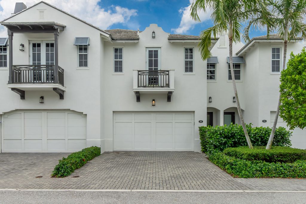 Photo of 918 St George Boulevard, Delray Beach, FL 33483 (MLS # B26009724)