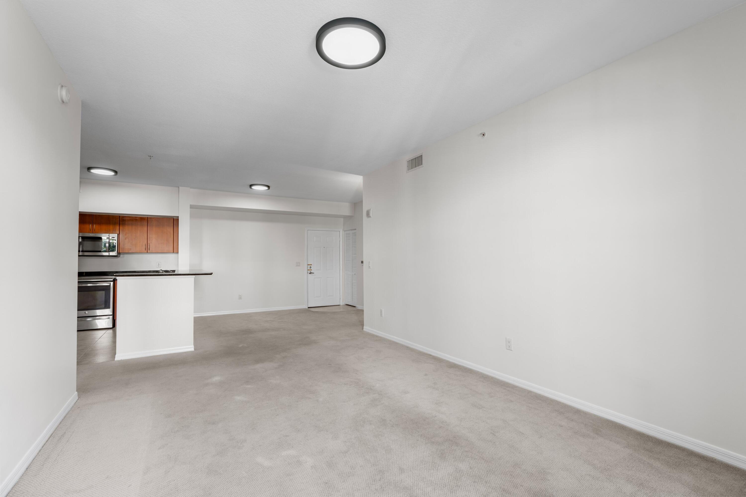 233 S Federal Highway 405