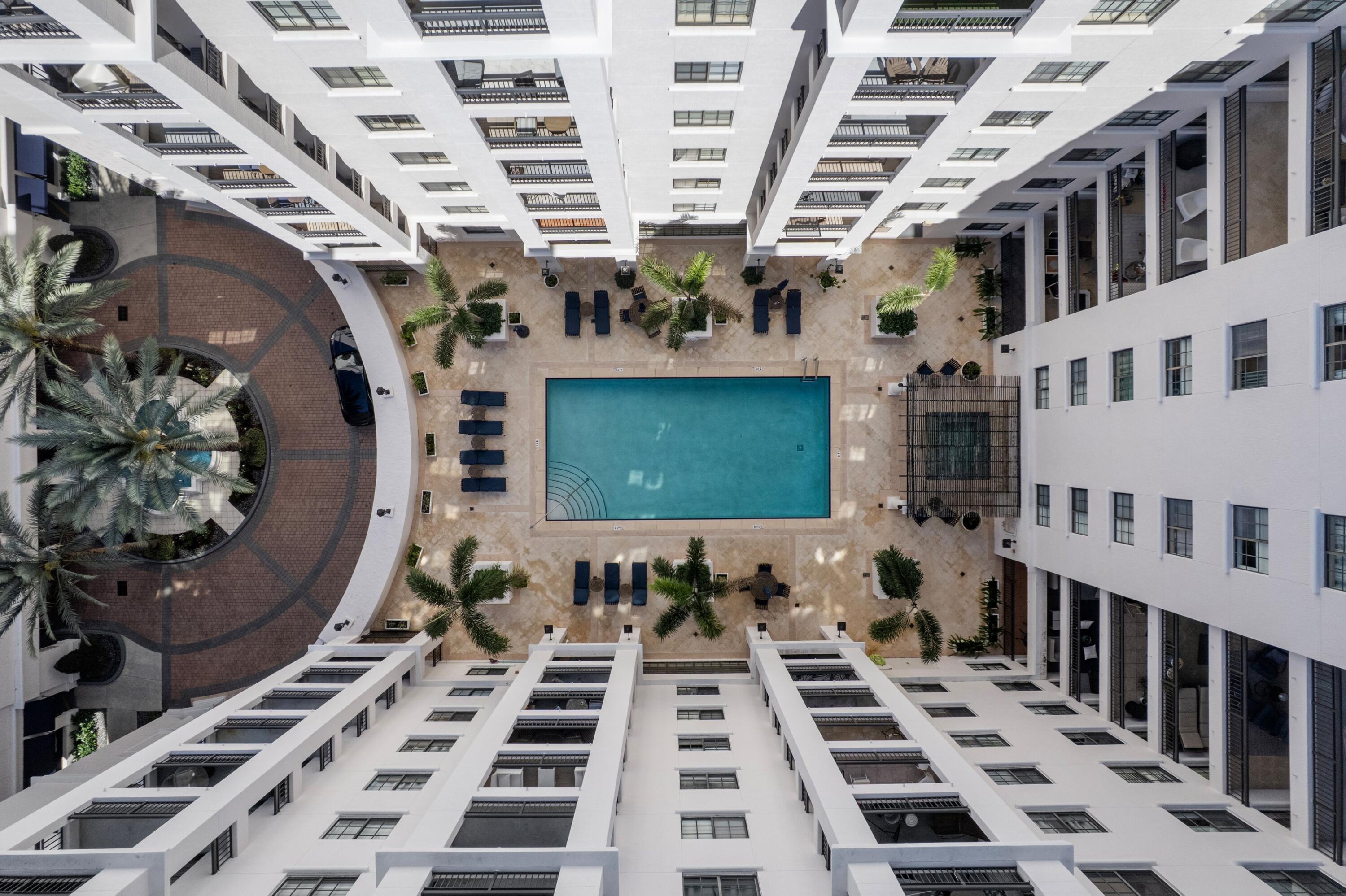 233 S Federal Highway 405