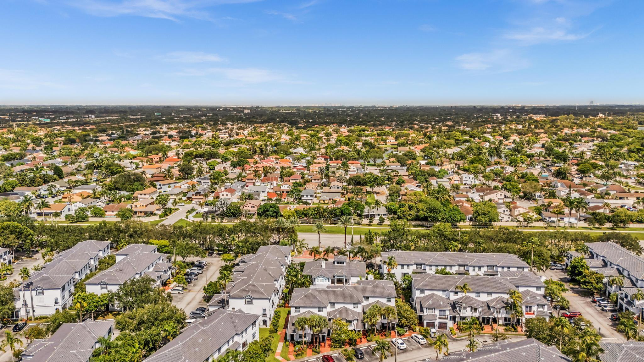 VILLAS DE TUSCANY CONDO - Residential