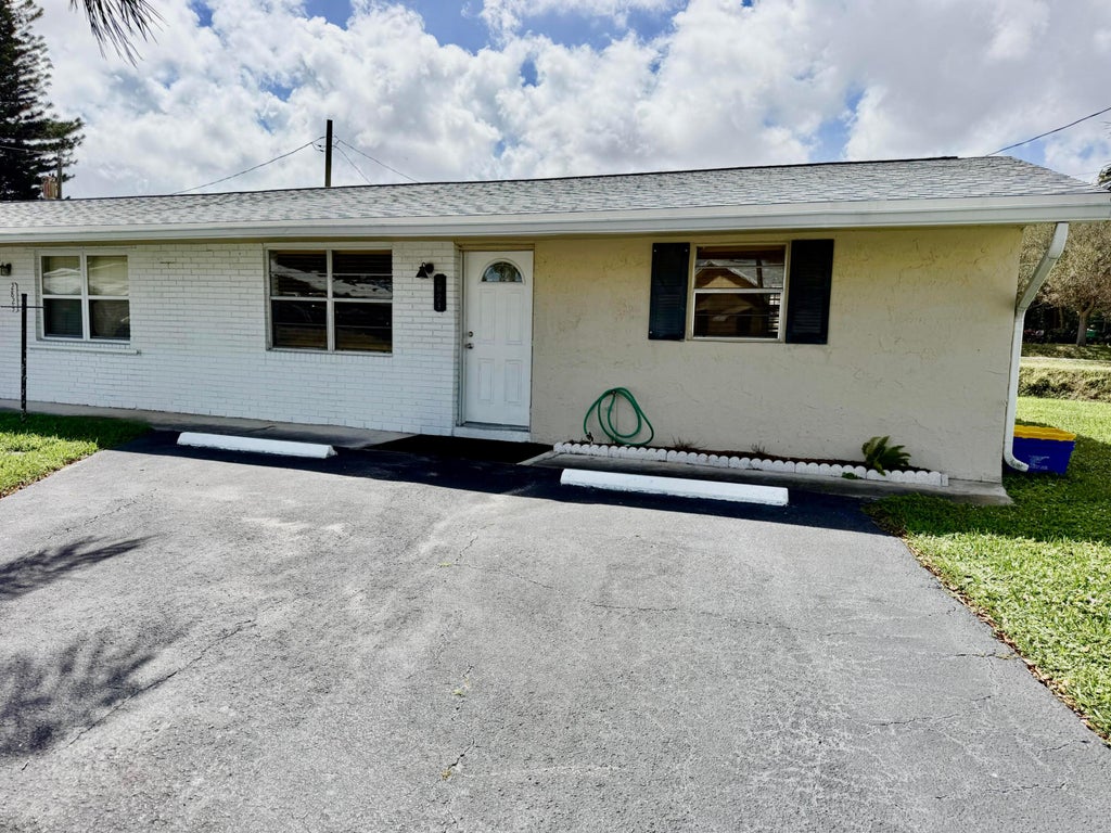 Photo of 2821 Duke Lane, Delray Beach, FL 33445 (MLS # B26044274)