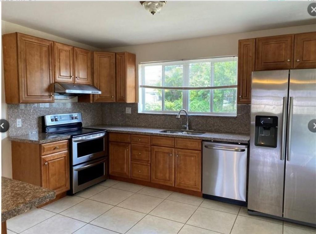 Photo of 7821 NW 14th Street, Pembroke Pines, FL 33024 (MLS # B26016726)