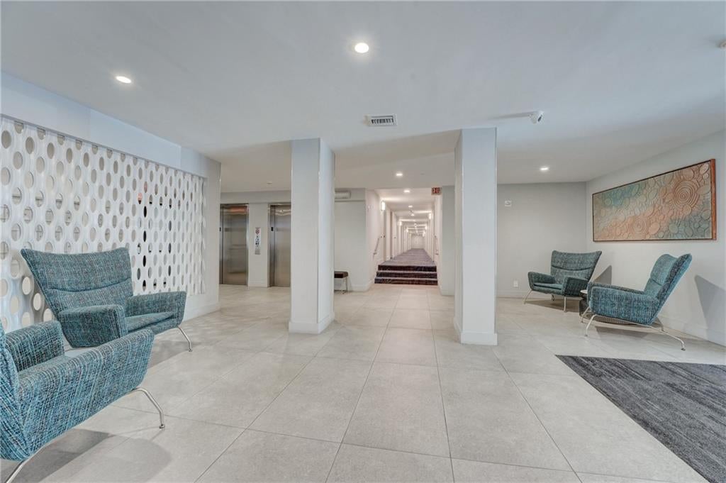 EAST POINT TOWERS - Residential