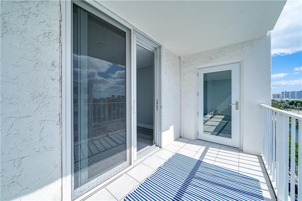 EAST POINT TOWERS - Residential