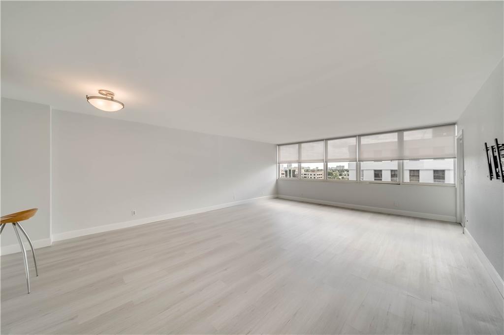 EAST POINT TOWERS - Residential