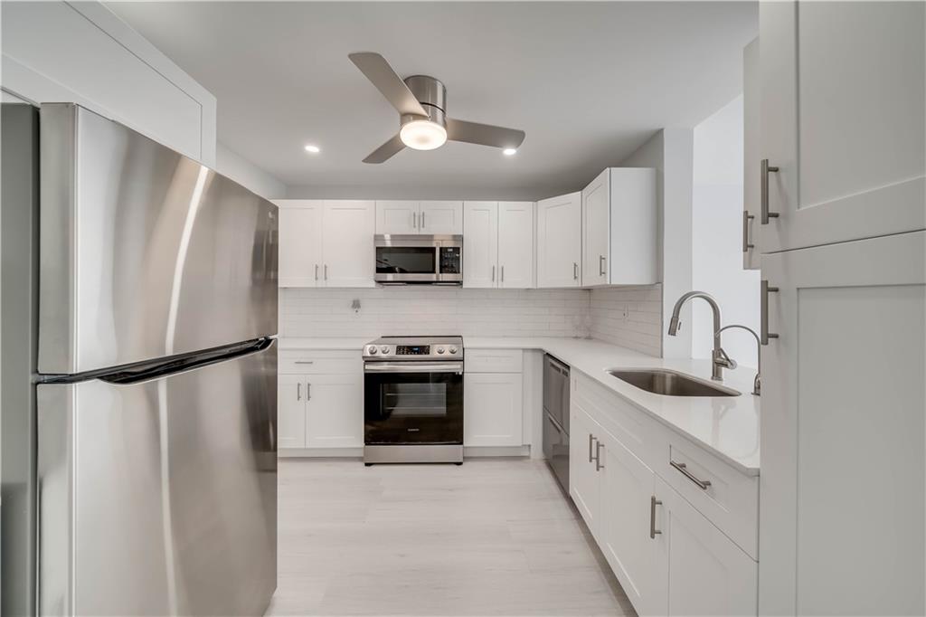 EAST POINT TOWERS - Residential