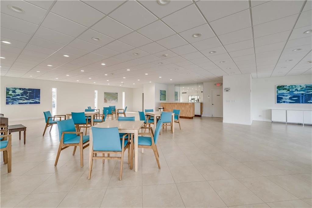 EAST POINT TOWERS - Residential