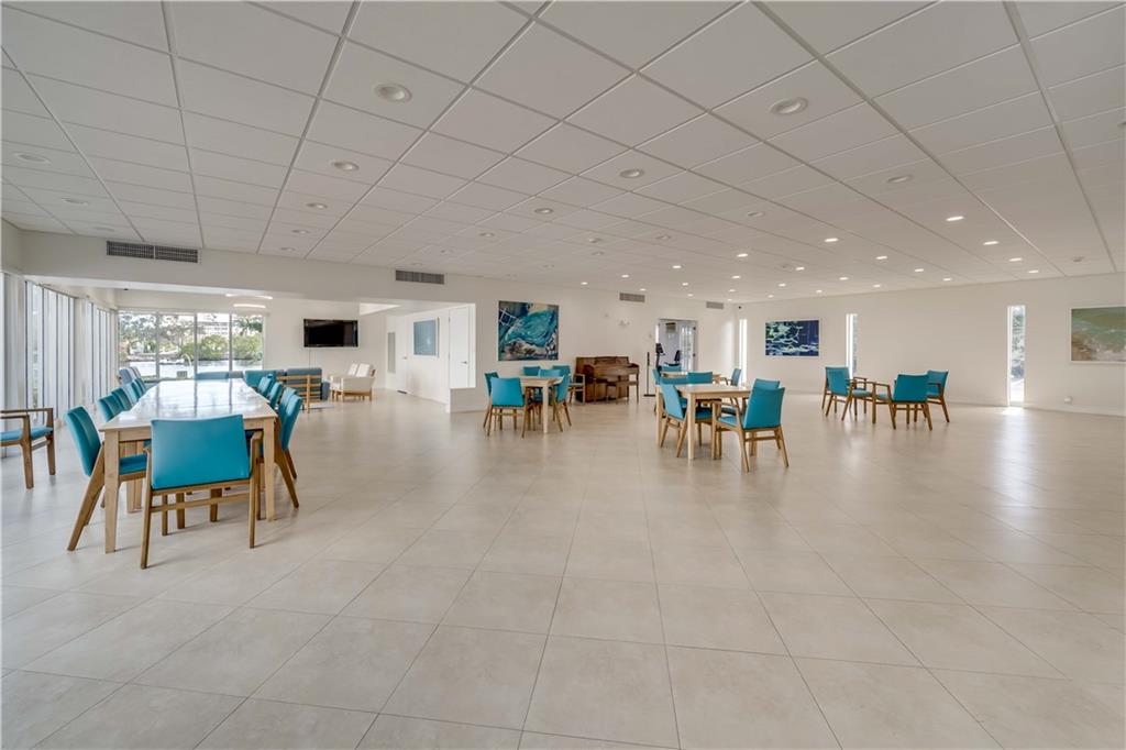 EAST POINT TOWERS - Residential