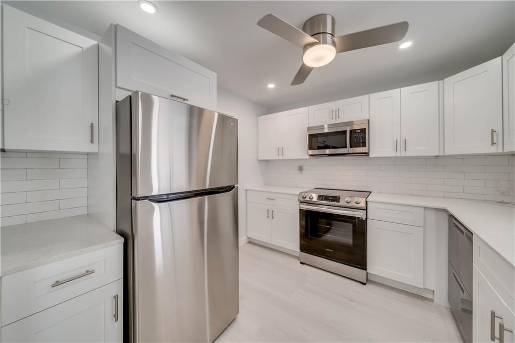 EAST POINT TOWERS - Residential