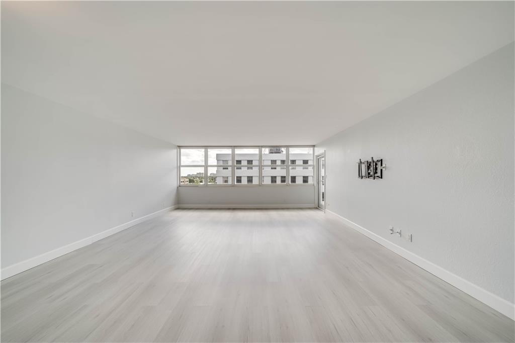 EAST POINT TOWERS - Residential