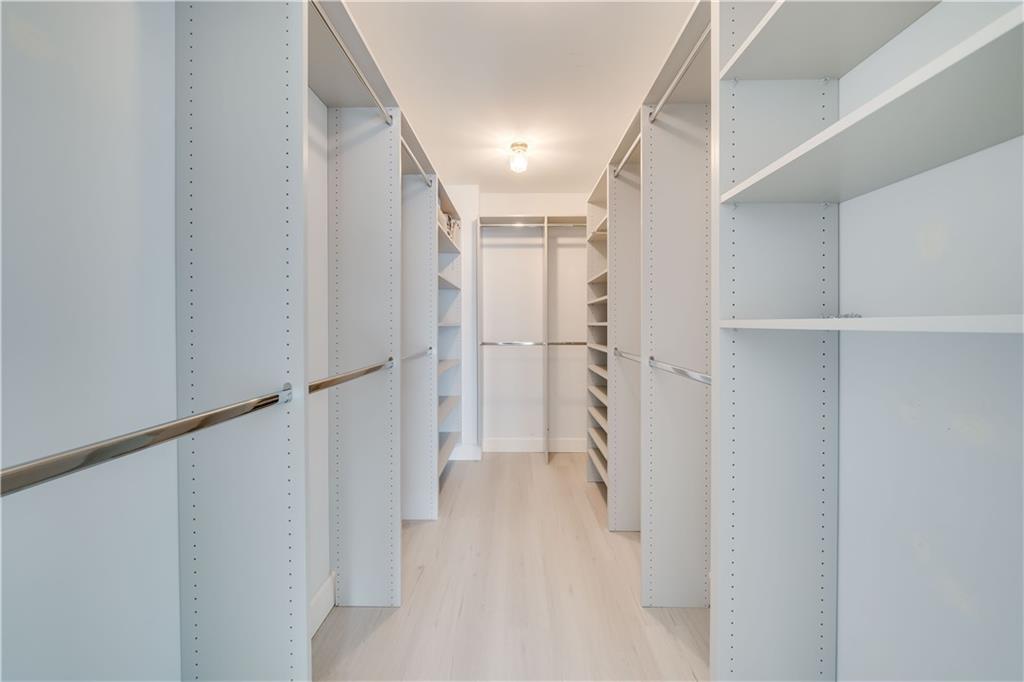 EAST POINT TOWERS - Residential