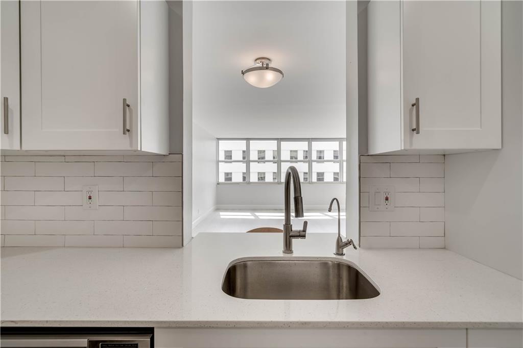 EAST POINT TOWERS - Residential