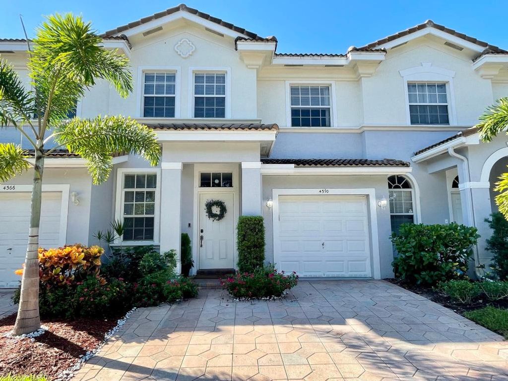 Photo of 4370 Legacy Court, Delray Beach, FL 33445 (MLS # R11094588)