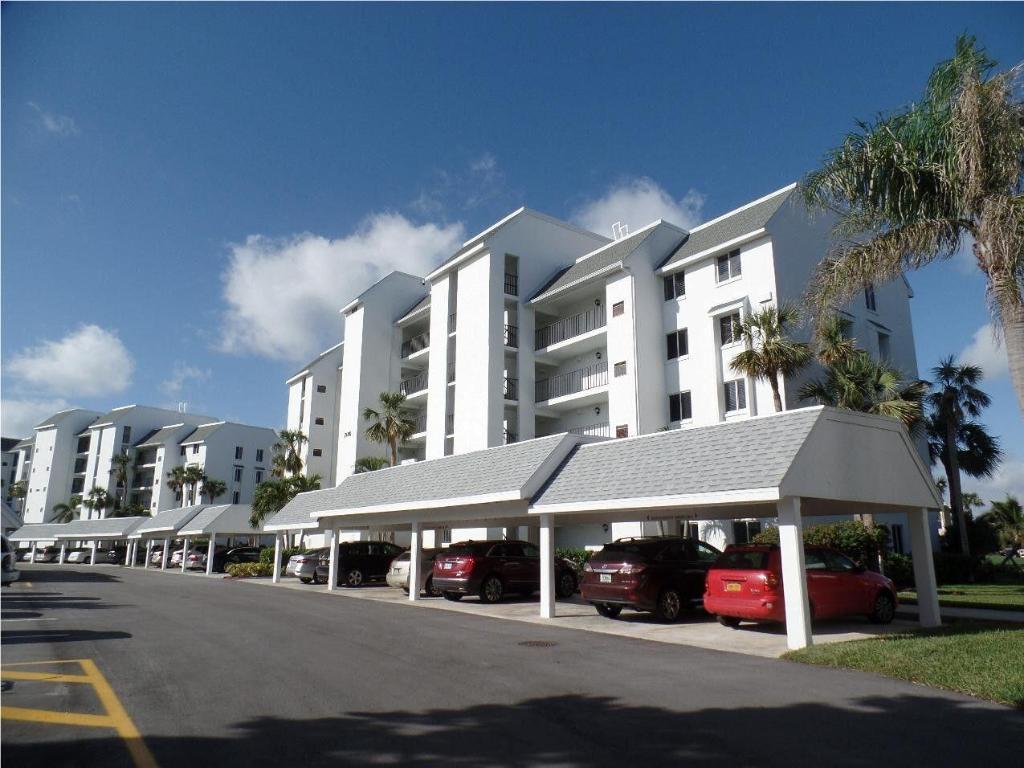 2400 S Ocean Drive 7452