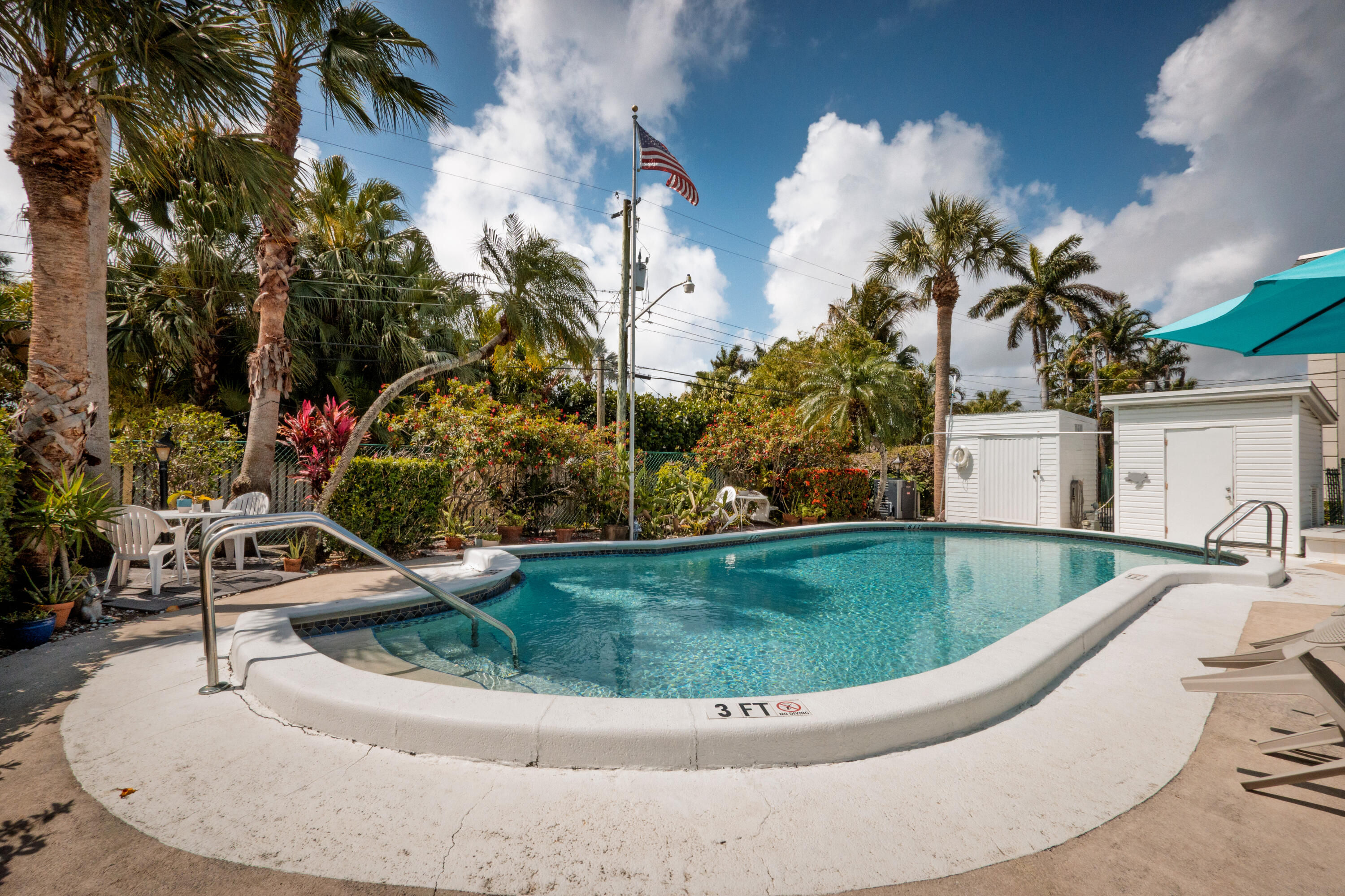 MAYFAIR APT CO-OP - Residential