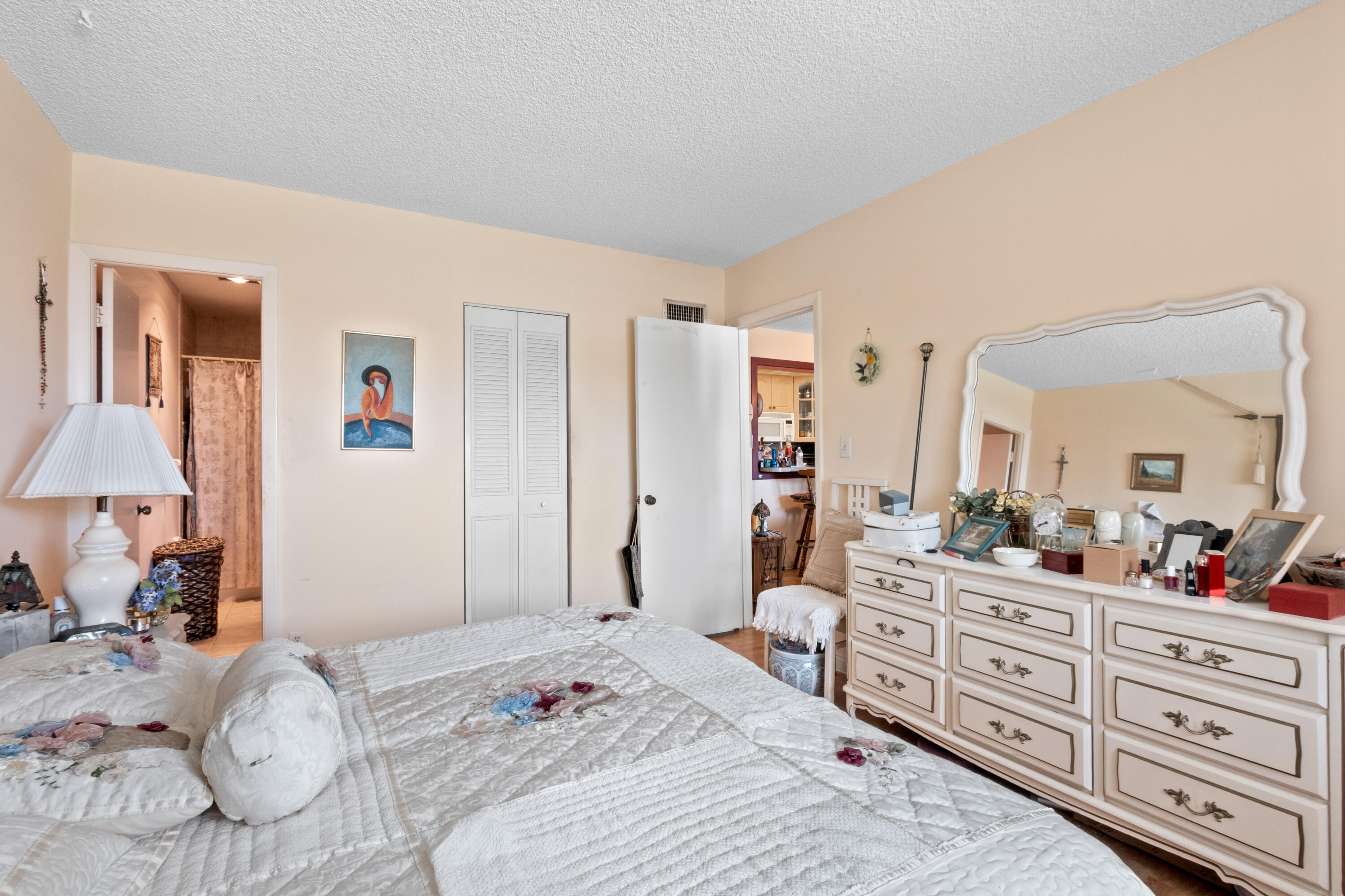 MAYFAIR APT CO-OP - Residential