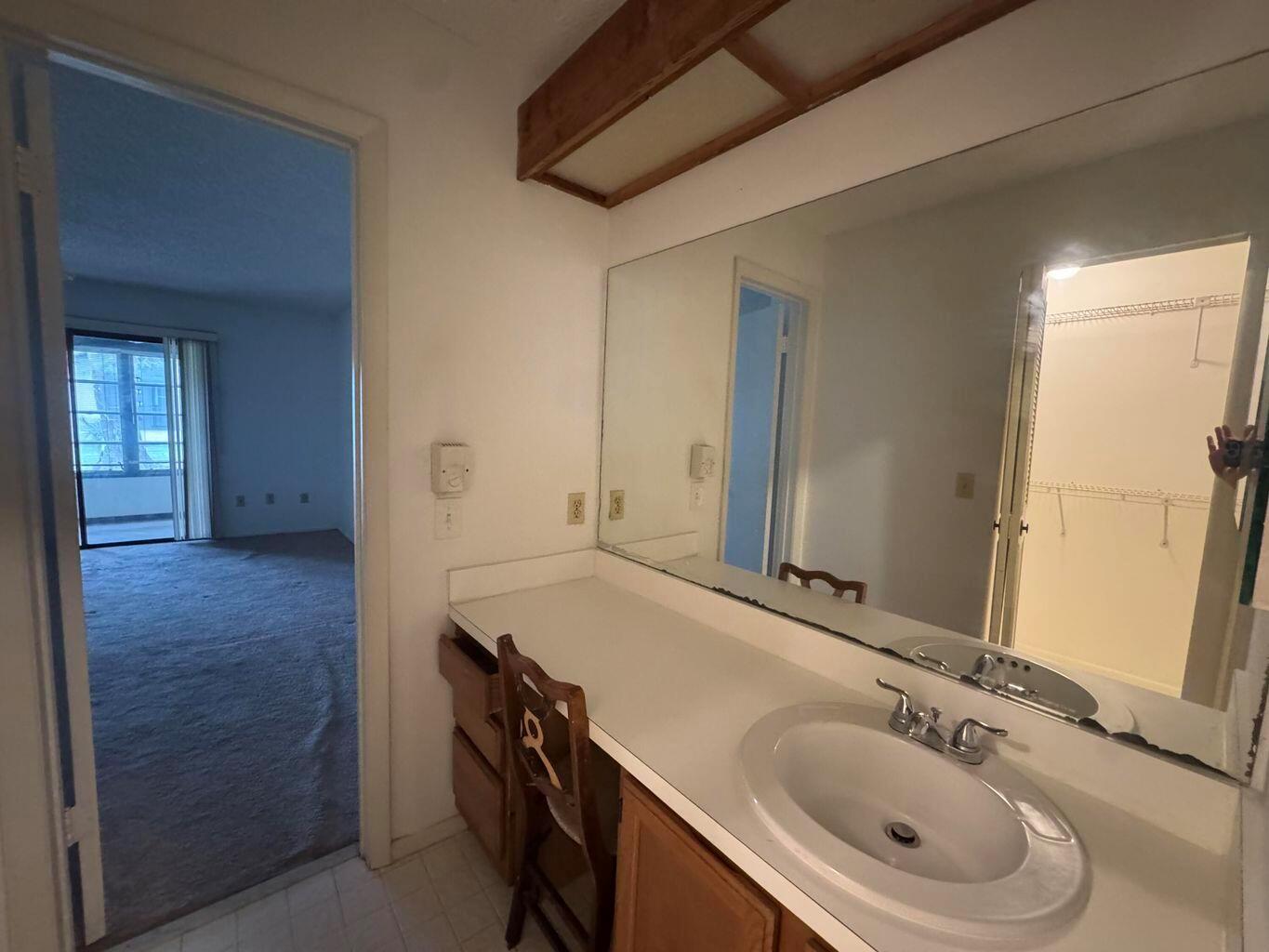 STRATHMORE GATE WEST UNIT - Residential