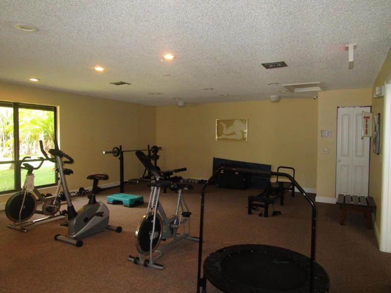 STRATHMORE GATE WEST UNIT - Residential