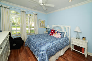 VALENCIA POINTE 1 - Residential