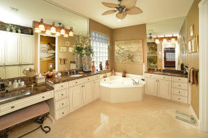 VALENCIA POINTE 1 - Residential