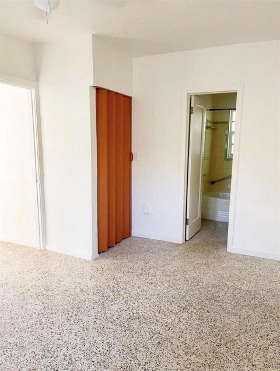 LAKE WORTH TOWN OF - Residential Lease