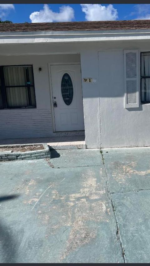 911 S B Street Lake Worth Beach FL 33460