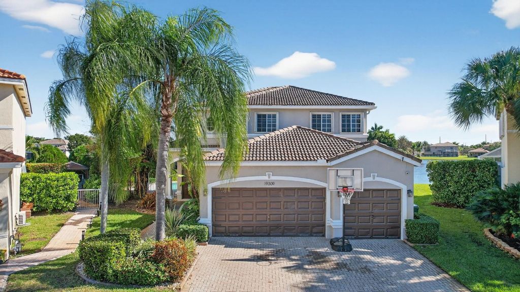 Photo of 19309 SW 64th Street, Fort Lauderdale, FL 33332 (MLS # F10543542)