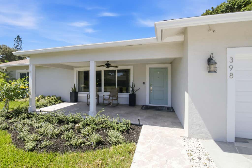 Photo of 398 NE 23rd Street, Boca Raton, FL 33431 (MLS # B26068028)