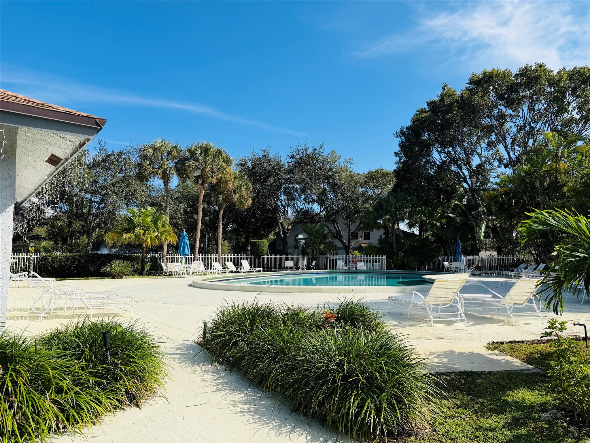 Lakes of Oakland Forest - Residential