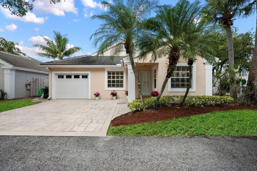 Photo of 28 Governors Court, Palm Beach Gardens, FL 33418 (MLS # R11080800)