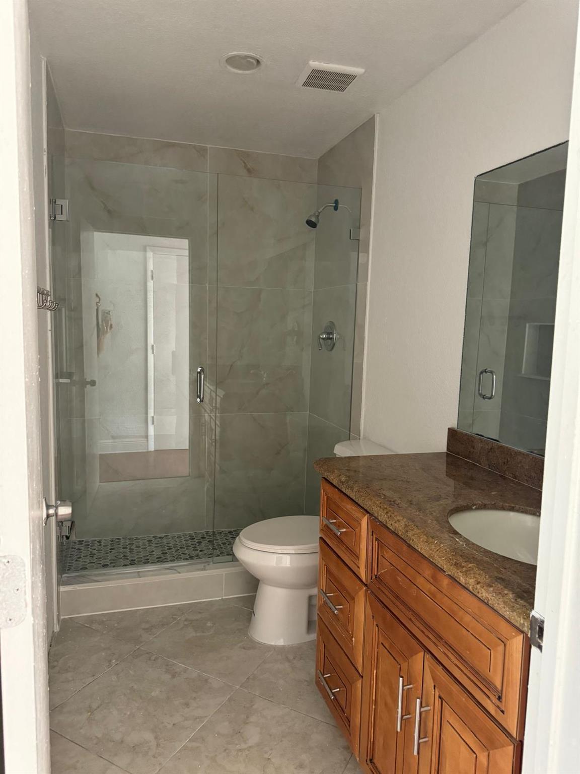 FOREST CONDO - Residential