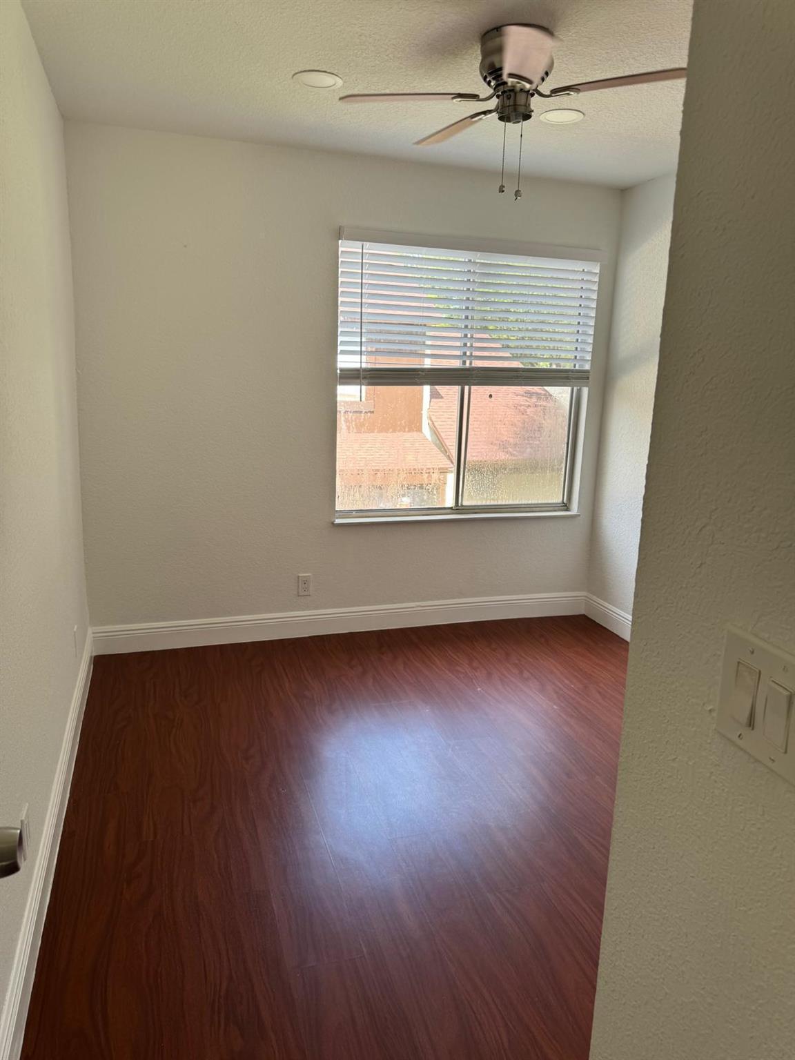 FOREST CONDO - Residential