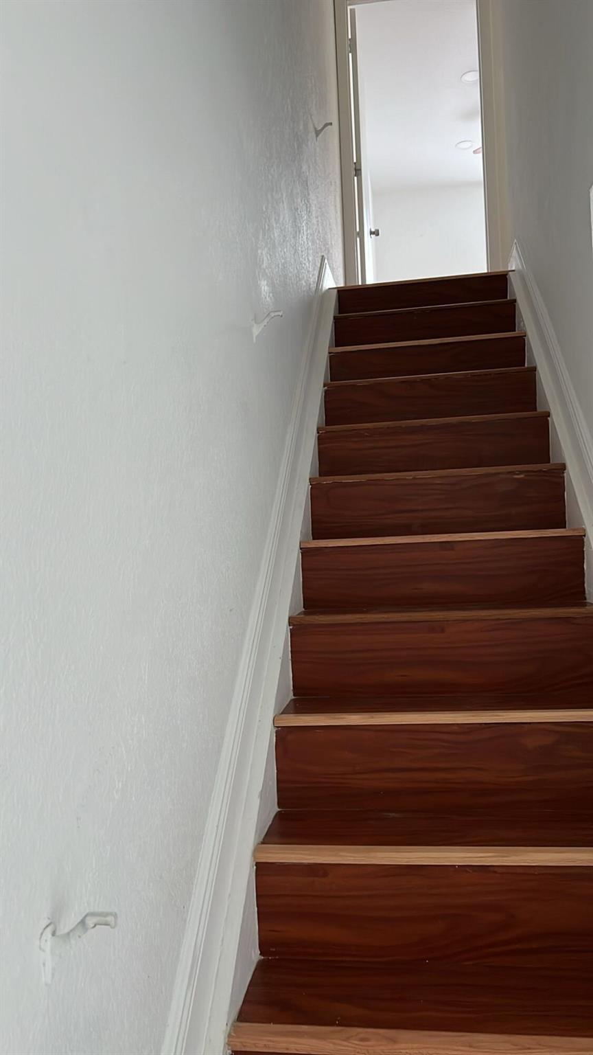 FOREST CONDO - Residential