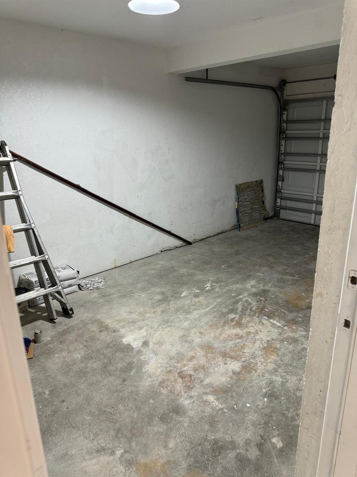 FOREST CONDO - Residential