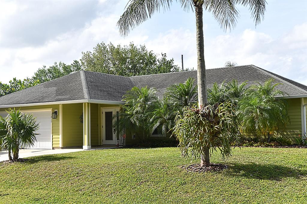 Photo of 1817 Sw Open View Drive Dr, Port Saint Lucie, FL 34953 (MLS # R10811136)