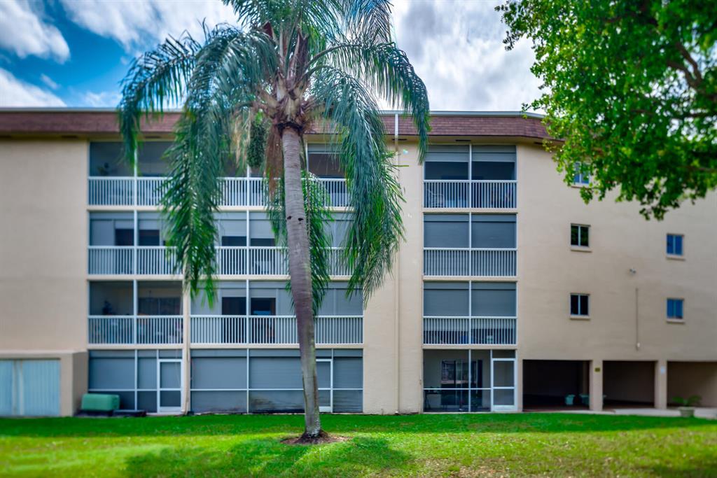 VILLAGE GREEN SUSSEX CONDO - Residential