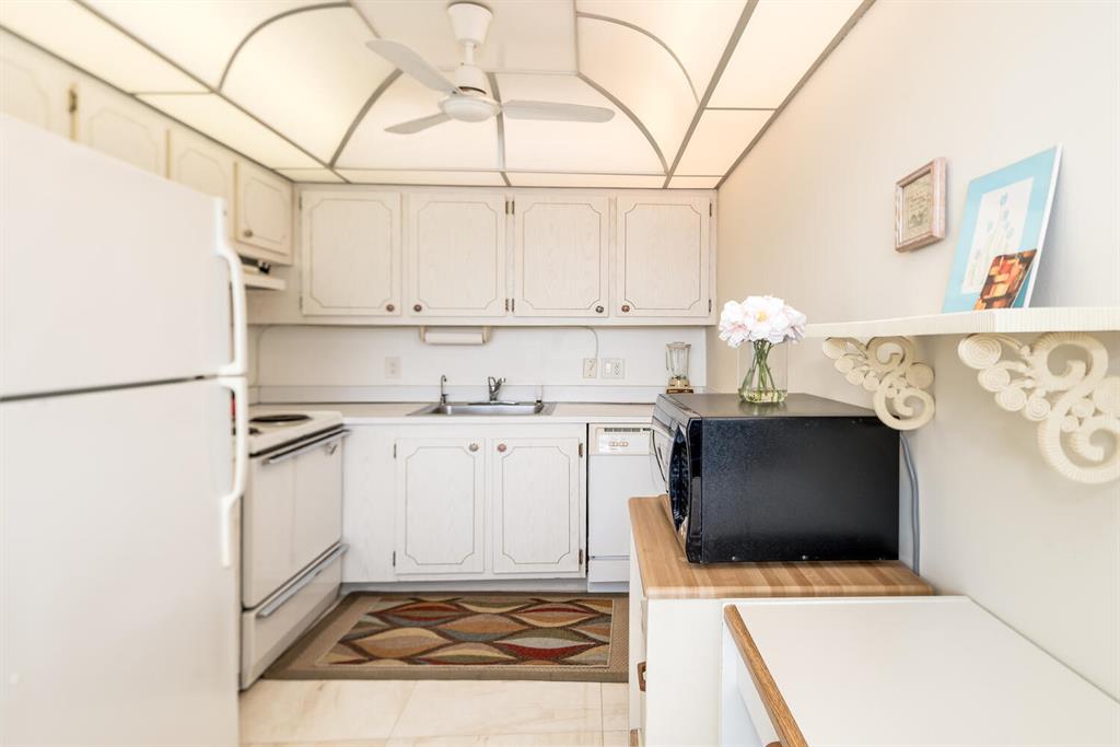 VILLAGE GREEN SUSSEX CONDO - Residential