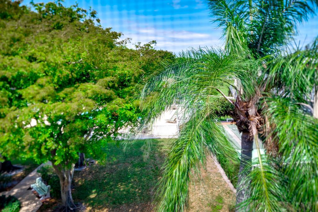 VILLAGE GREEN SUSSEX CONDO - Residential