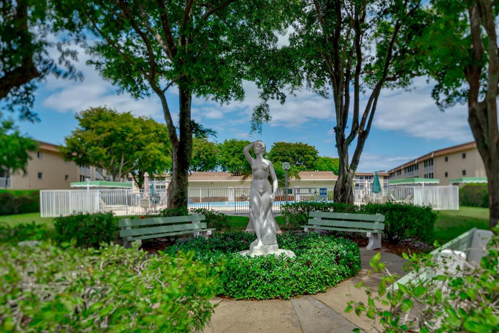 VILLAGE GREEN SUSSEX CONDO - Residential